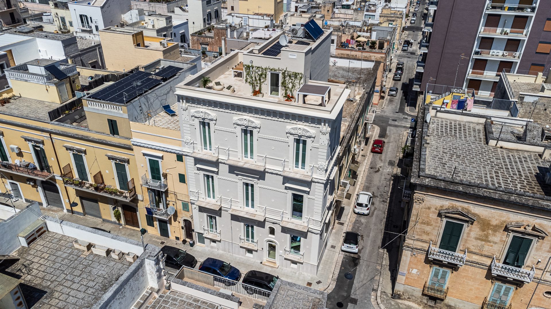 Palazzo Clemente su Via Roma, visto dall’alto